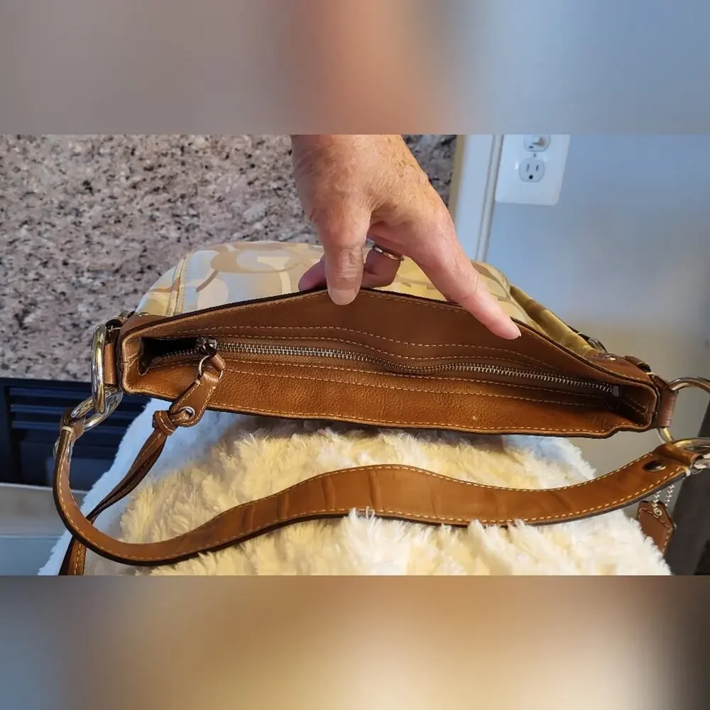 Coach Zoe Hobo Bag Tan Brown Leather M0967-F14711 EUC Vintage Style Y2K